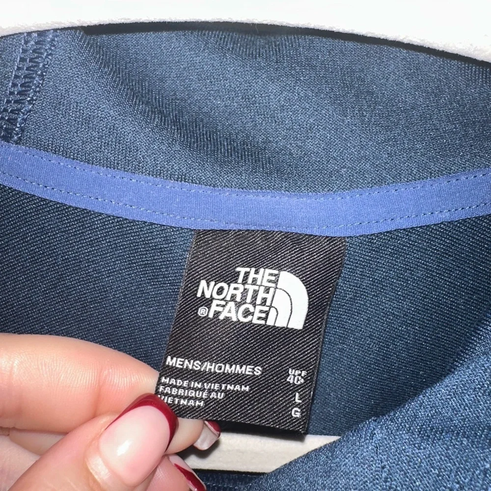 The North Face Men’s Navy Blue Hoodie Pullover Sweatshirt L outdoor fall